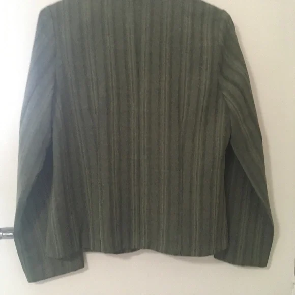 Vin Rouge Olive Green Jacket-Stripes Design - Picture 2 of 4